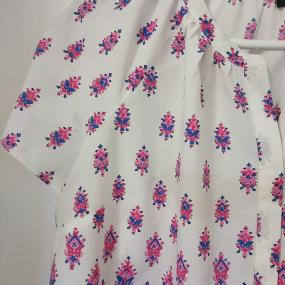 Talbots Women's Blouse medium Pink Floral Short Sleeve Tunic - Picture 6 of 7